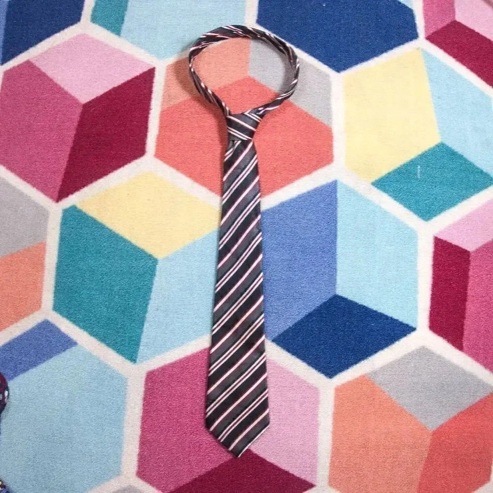 Donald J.‎ Trump Signature Collection Tie Black Red & White Stripes 100% Silk